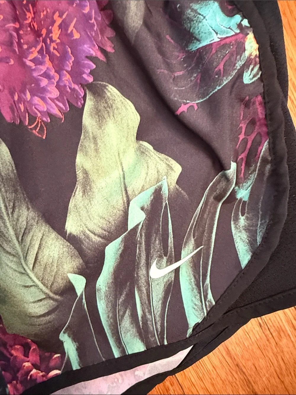 Nike girls dark Floral Running Shorts - Black with Purple Floral small nwot